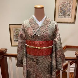 Silk Japanese Women’s Traditional floral Kimono